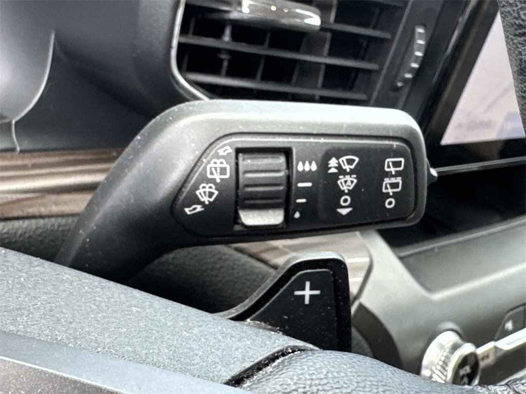 Used 2020 Ford Explorer Limited image 36