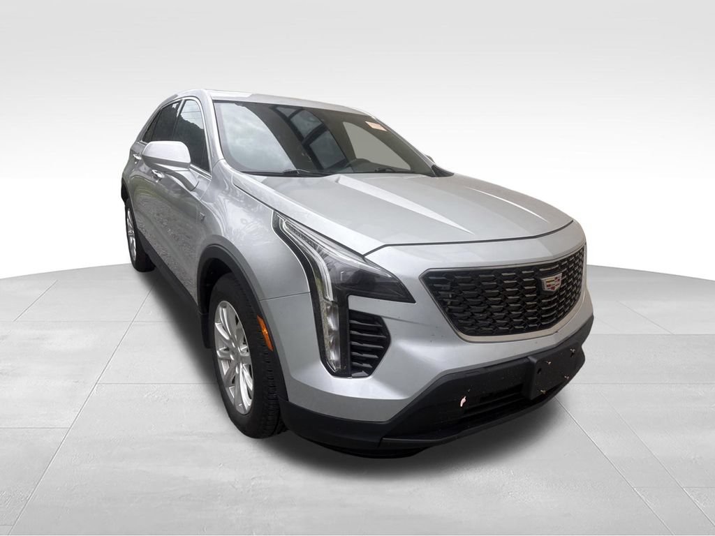 Used 2022 Cadillac XT4 Luxury w/ Trailering Package AWD/4WD image 6