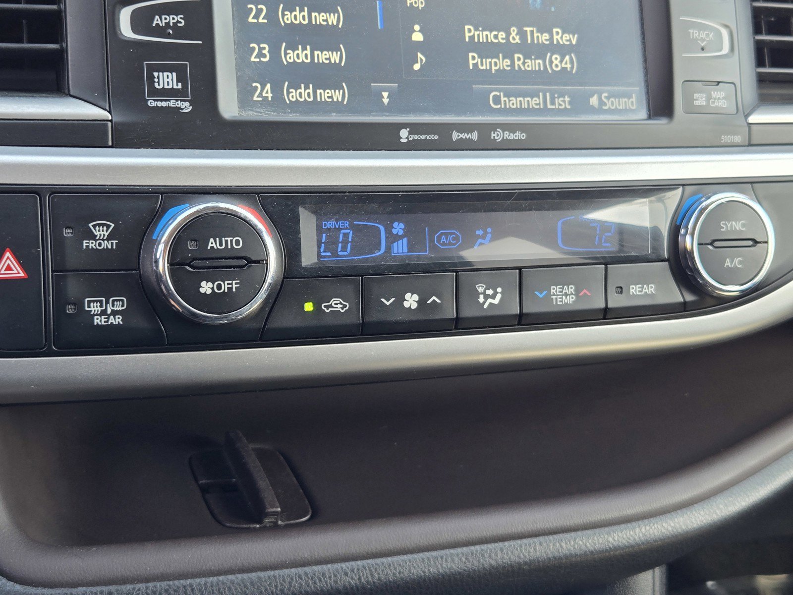 Used 2017 Toyota Highlander Limited Platinum w/ Carpet Mat Package image 18