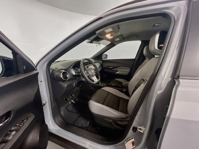 Used 2024 Nissan Kicks SR w/ SR Premium Package FWD image 15