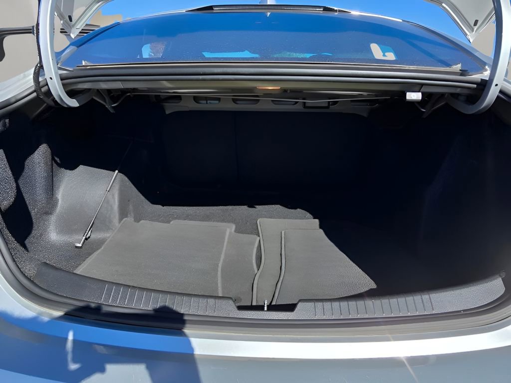 Used 2021 Chevrolet Malibu LT image 30