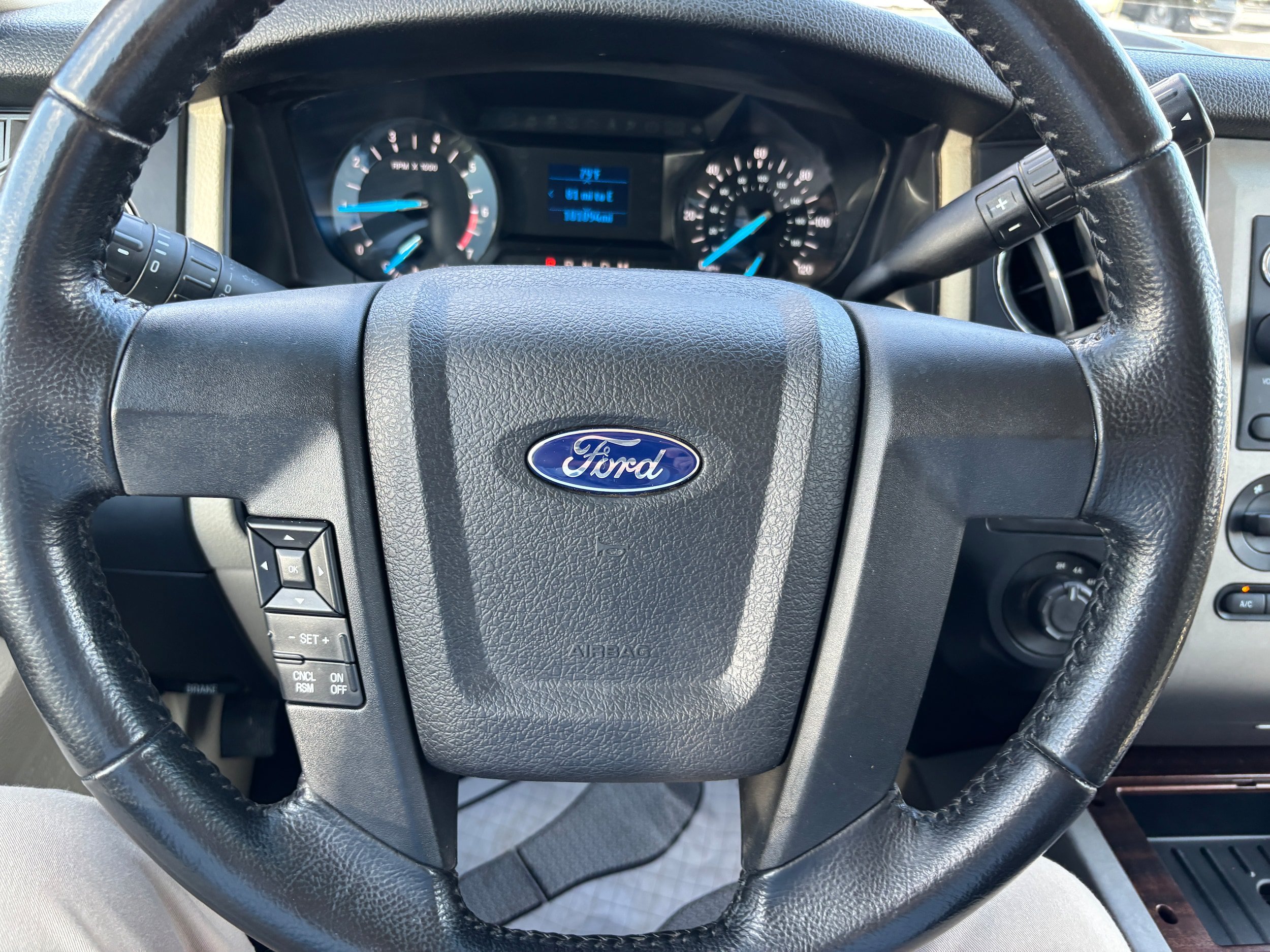 Used 2016 Ford Expedition XL AWD/4WD image 17