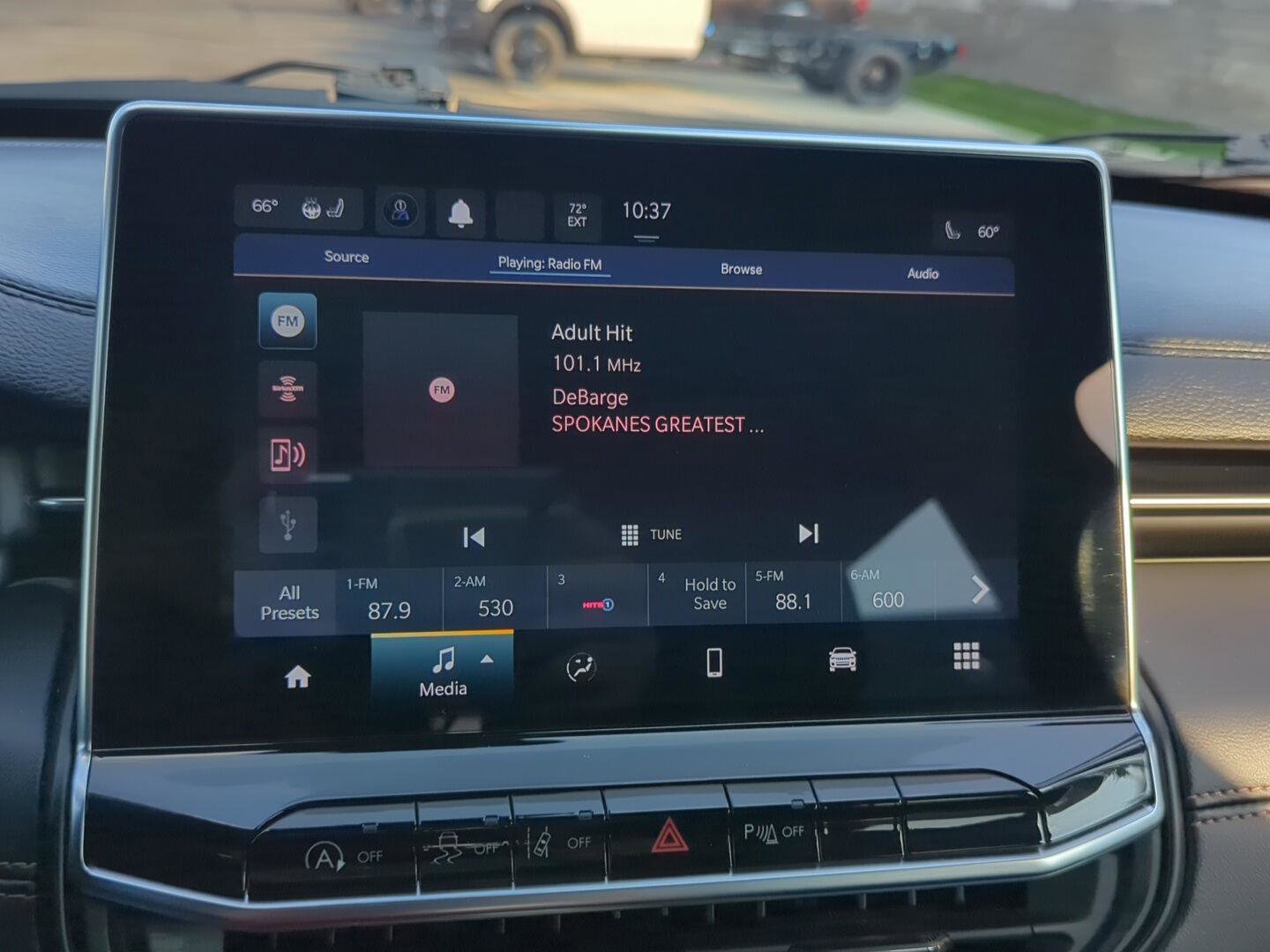 Used 2023 Jeep Compass Limited image 22