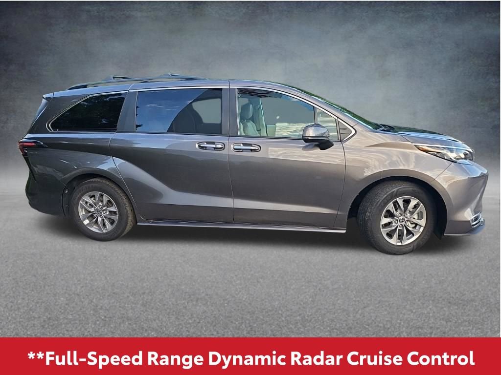 Used 2023 Toyota Sienna XLE FWD image 10
