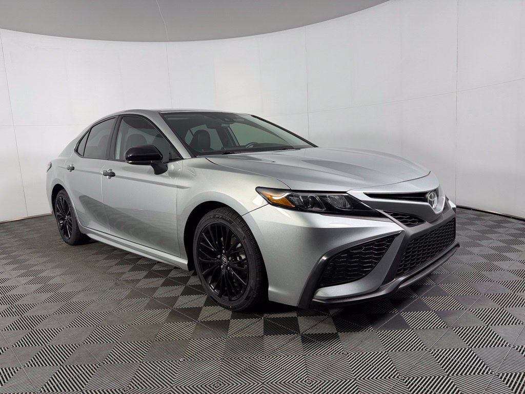 Used 2021 Toyota Camry SE w/ Carpet Mat Package (TMS) FWD image 4