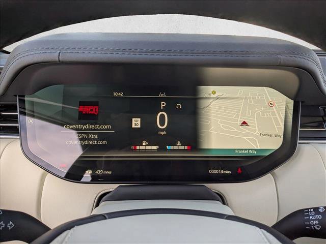 New 2026 Land Rover Range Rover Long Wheelbase SE image 11