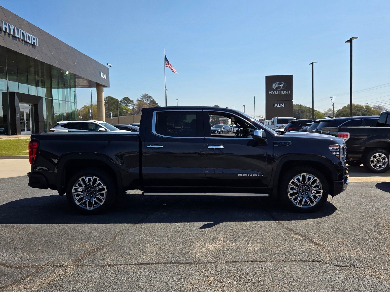 Used 2023 GMC Sierra 1500 Denali Ultimate image 14