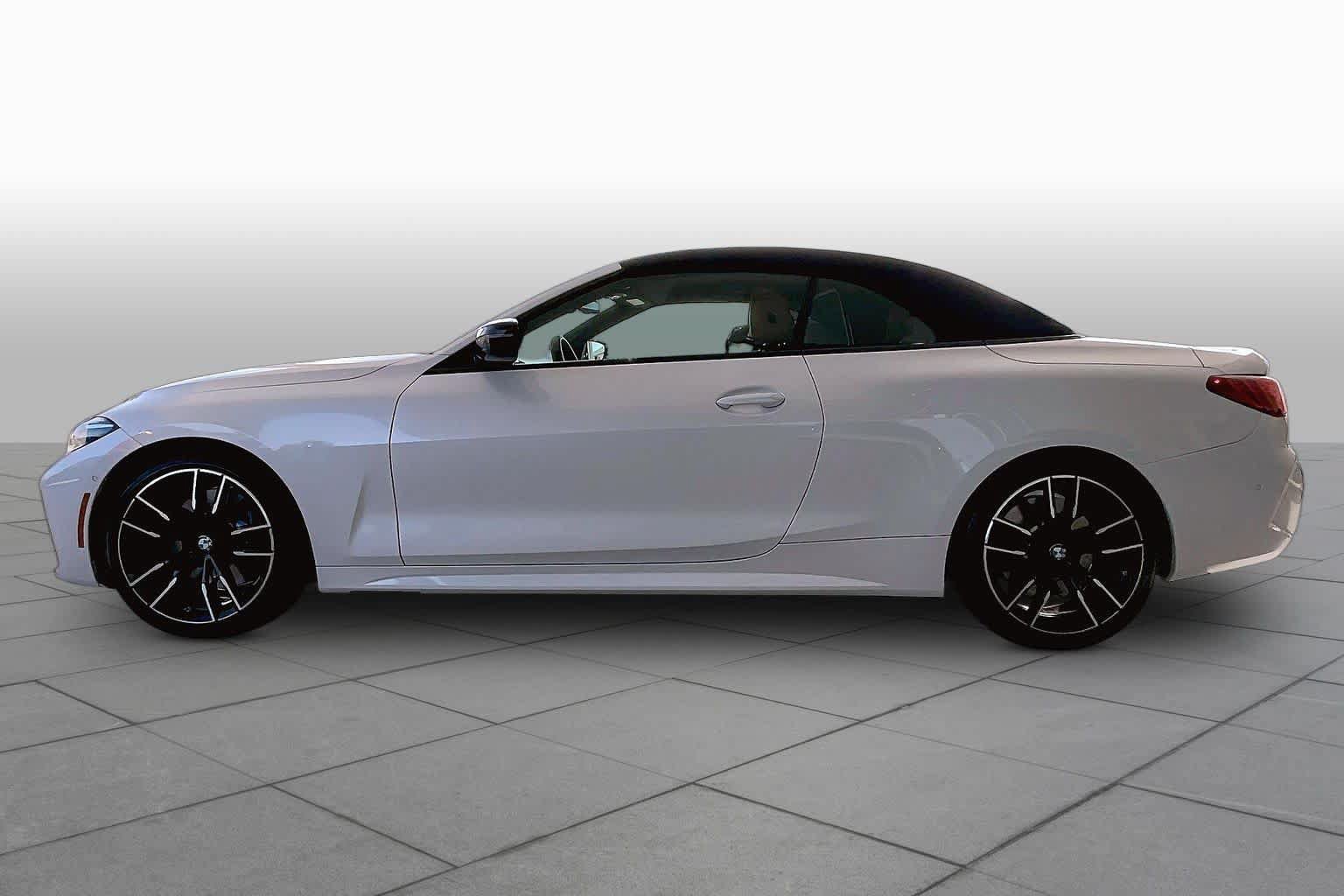 Used 2026 BMW M440i Convertible RWD image 32
