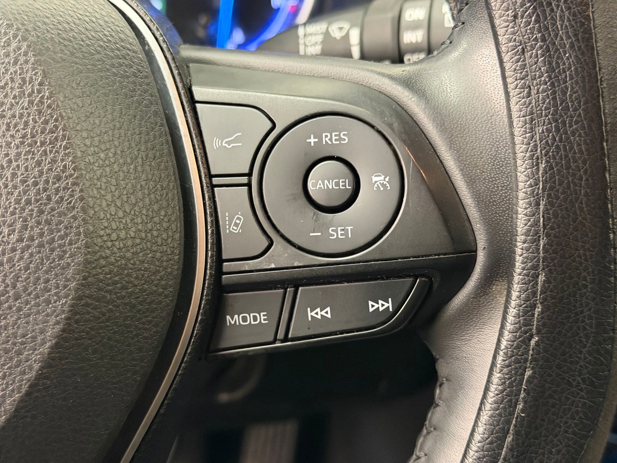 Used 2019 Toyota RAV4 XSE w/ Carpet Mat Package image 23