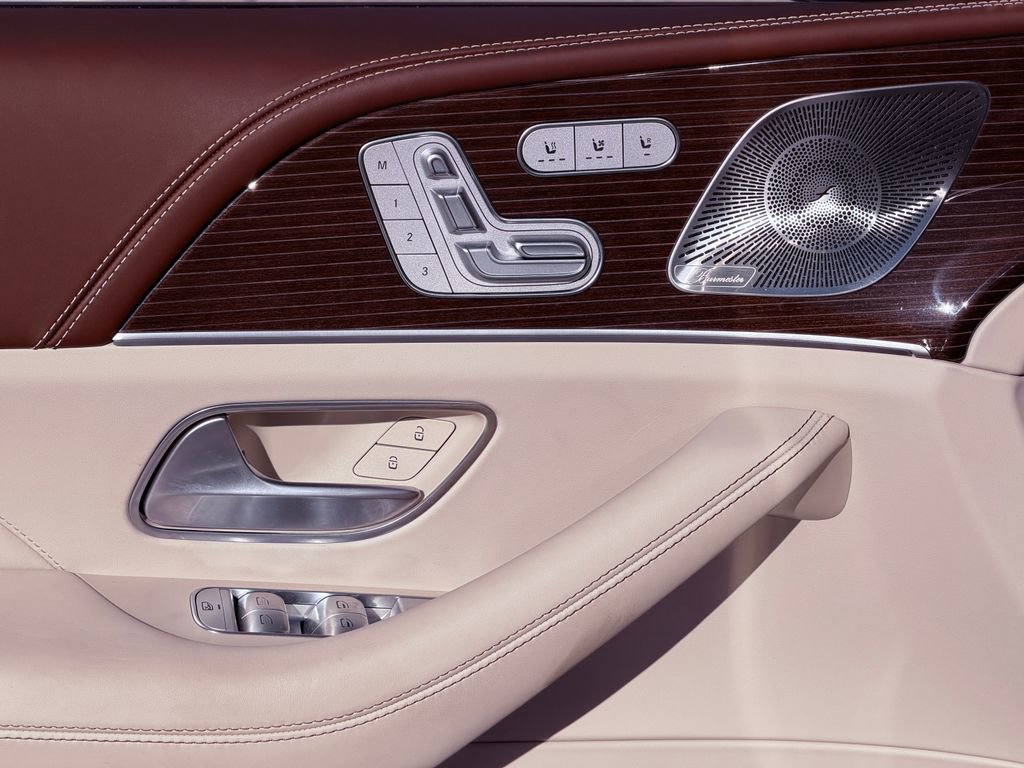 Used 2023 Mercedes-Benz Maybach GLS 600 4MATIC image 13