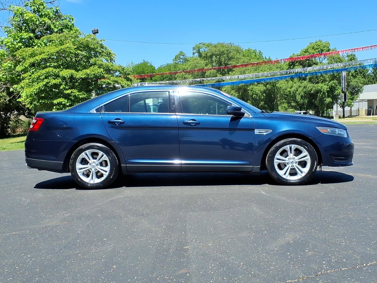 Used 2016 Ford Taurus SEL w/ Equipment Group 201A FWD image 13