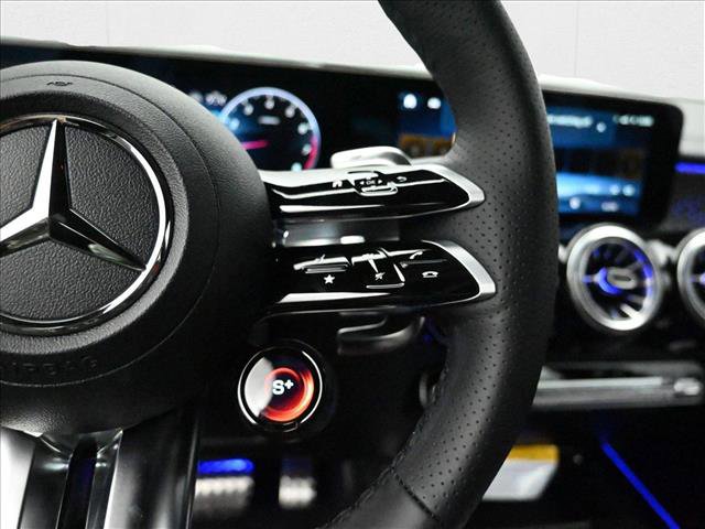 New 2025 Mercedes-Benz GLB 35 AMG 4MATIC image 16