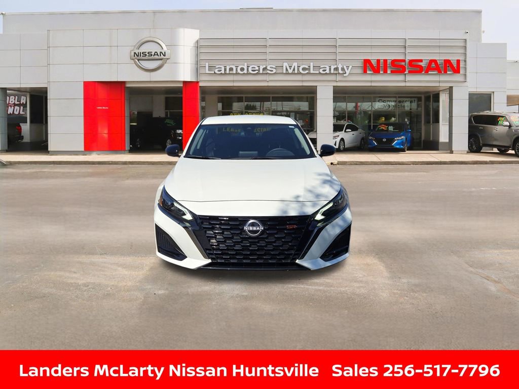 Used 2025 Nissan Altima 2.5 SR image 11