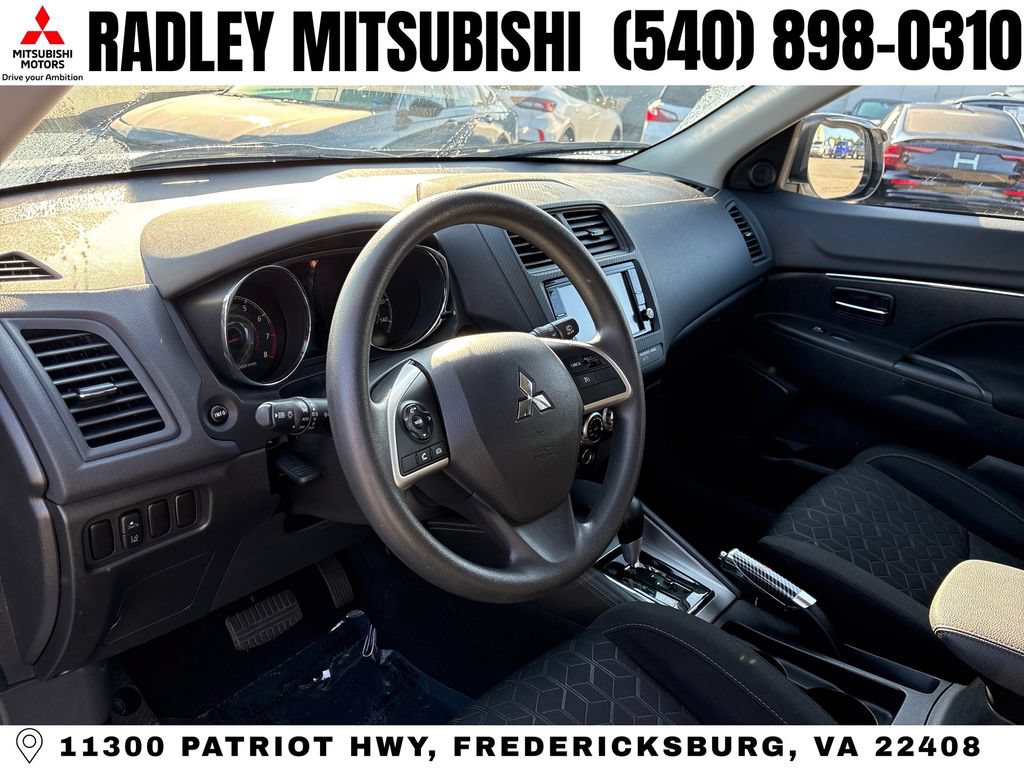 Used 2025 Mitsubishi Outlander Sport ES AWD/4WD image 4
