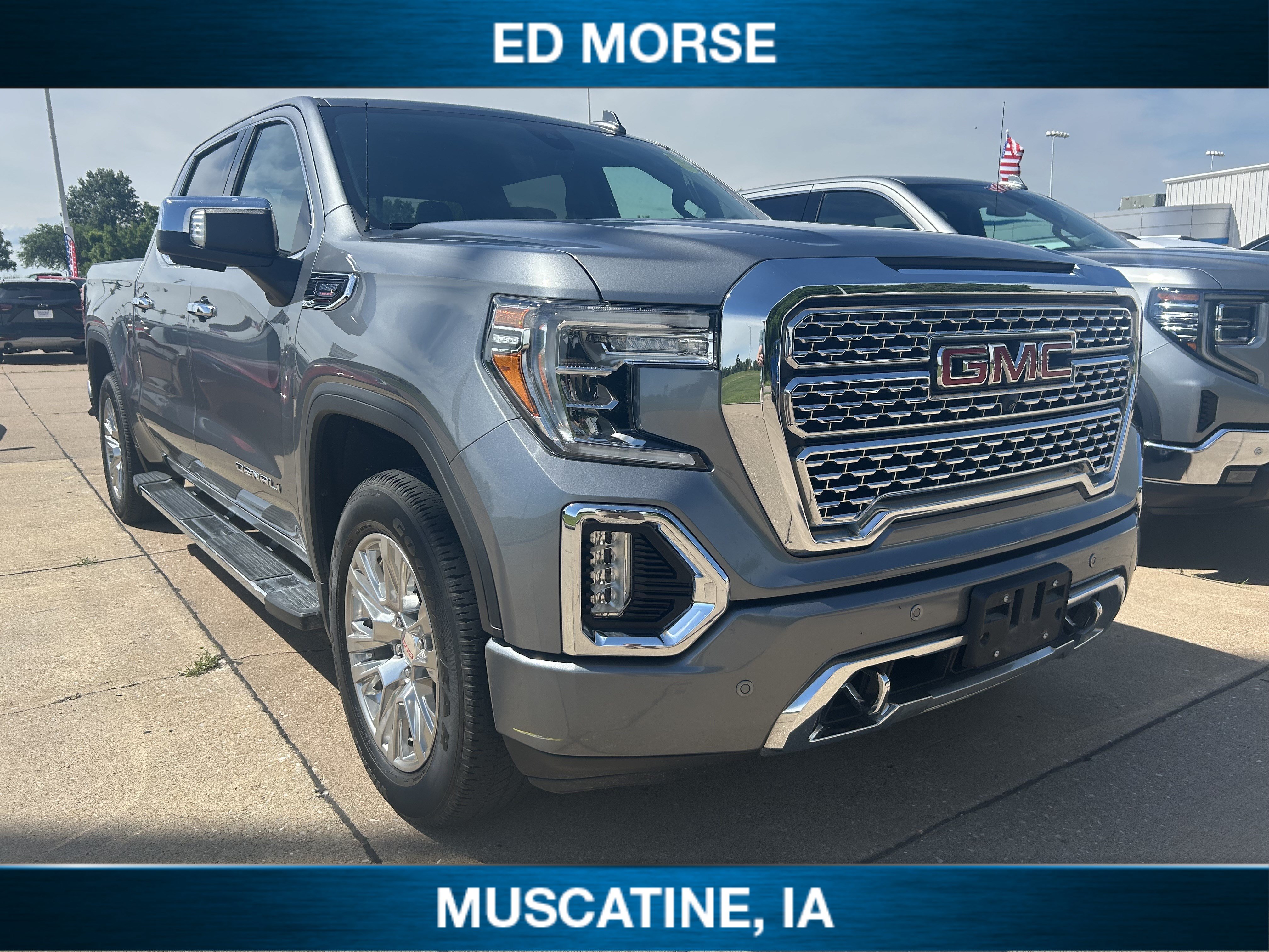 Used 2020 GMC Sierra 1500 Denali w/ Technology Package AWD/4WD image 2