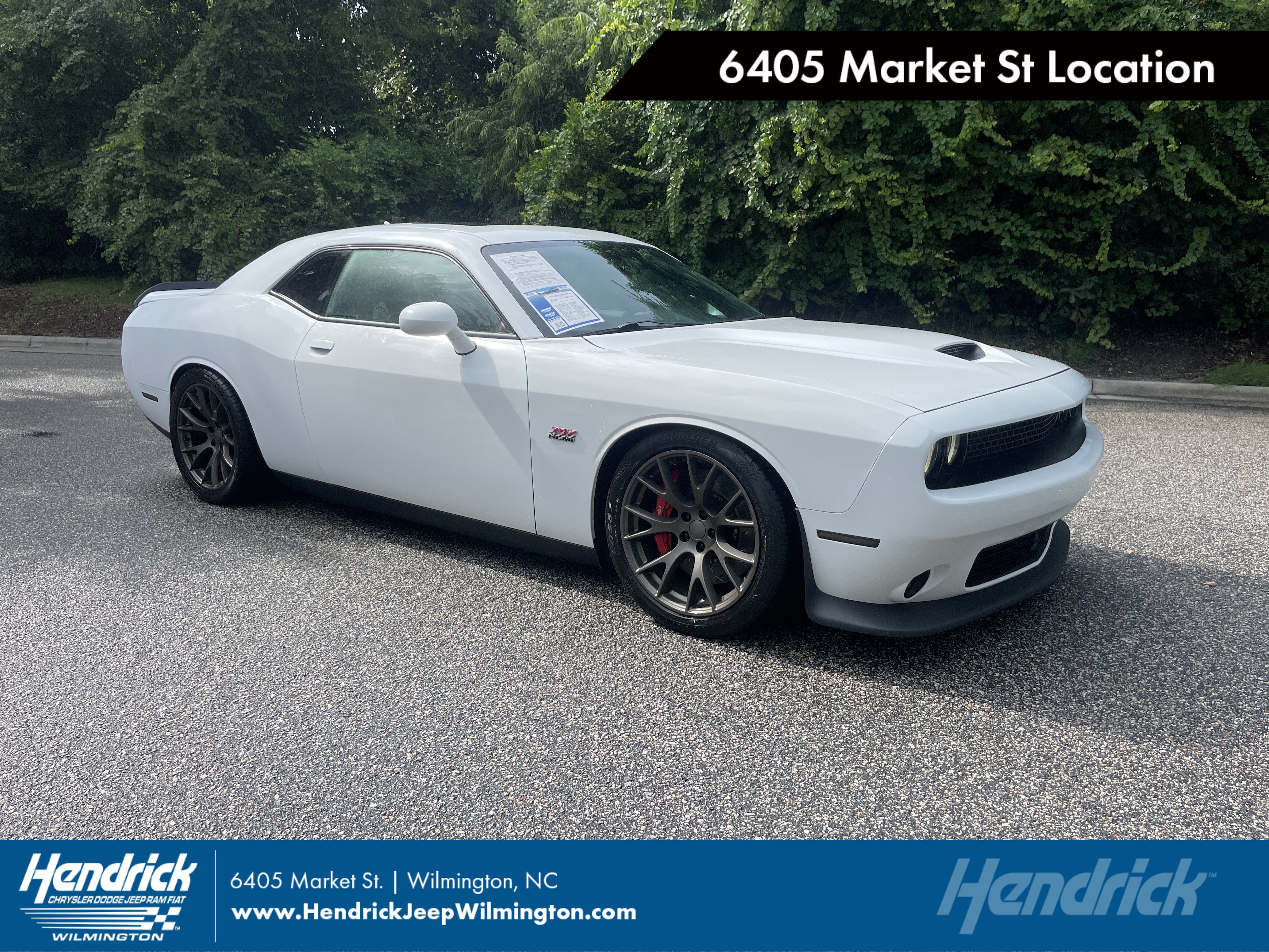 Used 2016 Dodge Challenger SRT w/ Technology Group RWD image 1