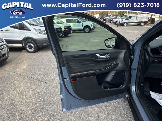 Certified 2024 Ford Escape ST-Line w/ Tech Pack #1 AWD/4WD image 19