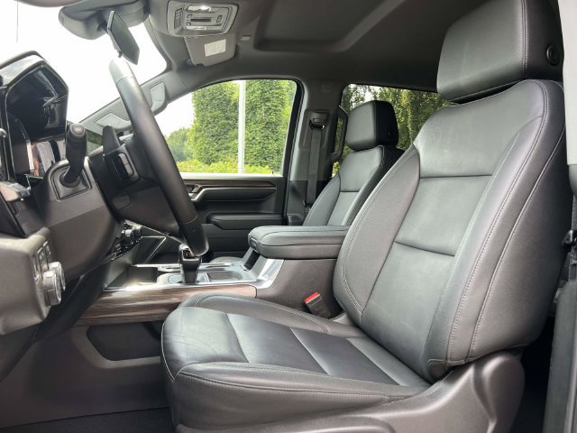 Used 2024 Chevrolet Silverado 1500 LT Trail Boss w/ Convenience Package II AWD/4WD image 18