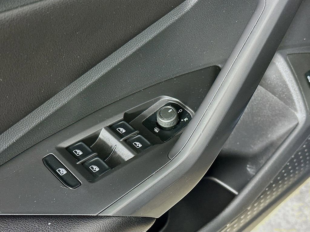 Used 2019 Volkswagen Jetta S w/ Driver Assistance Package image 18