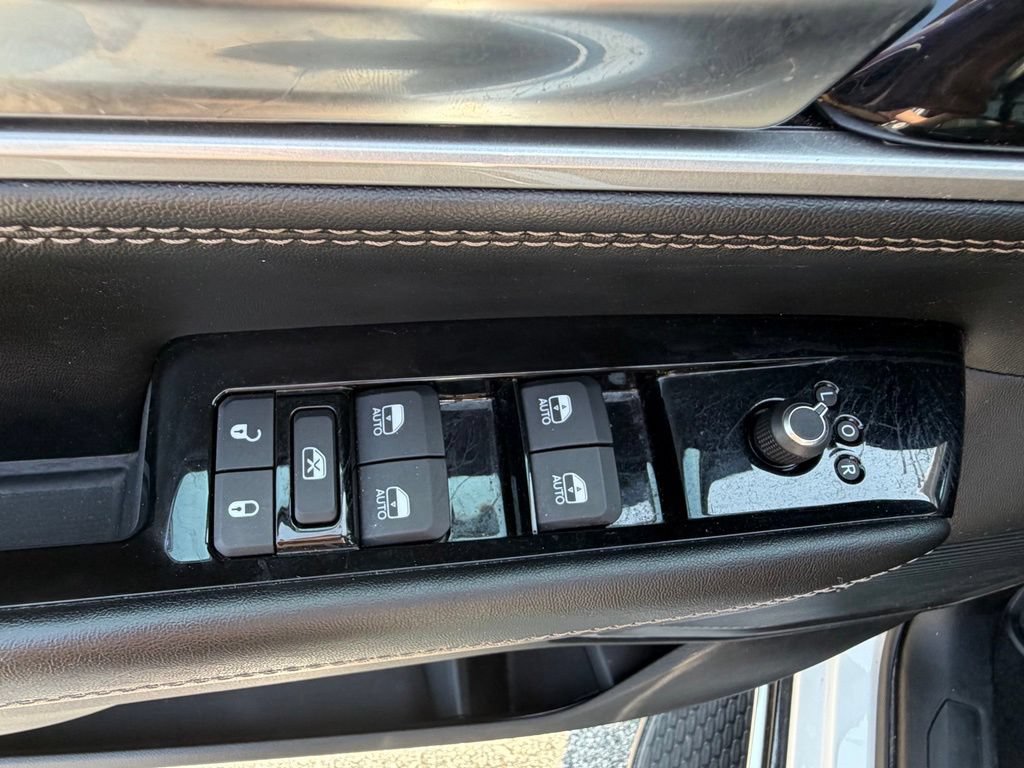Used 2023 Jeep Wagoneer L 4WD w/ Premium Group I image 53