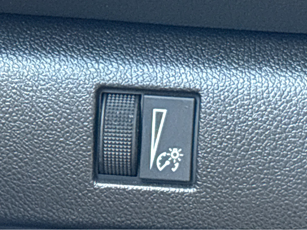 New 2024 Chevrolet Colorado LT w/ LT Convenience Package II image 30