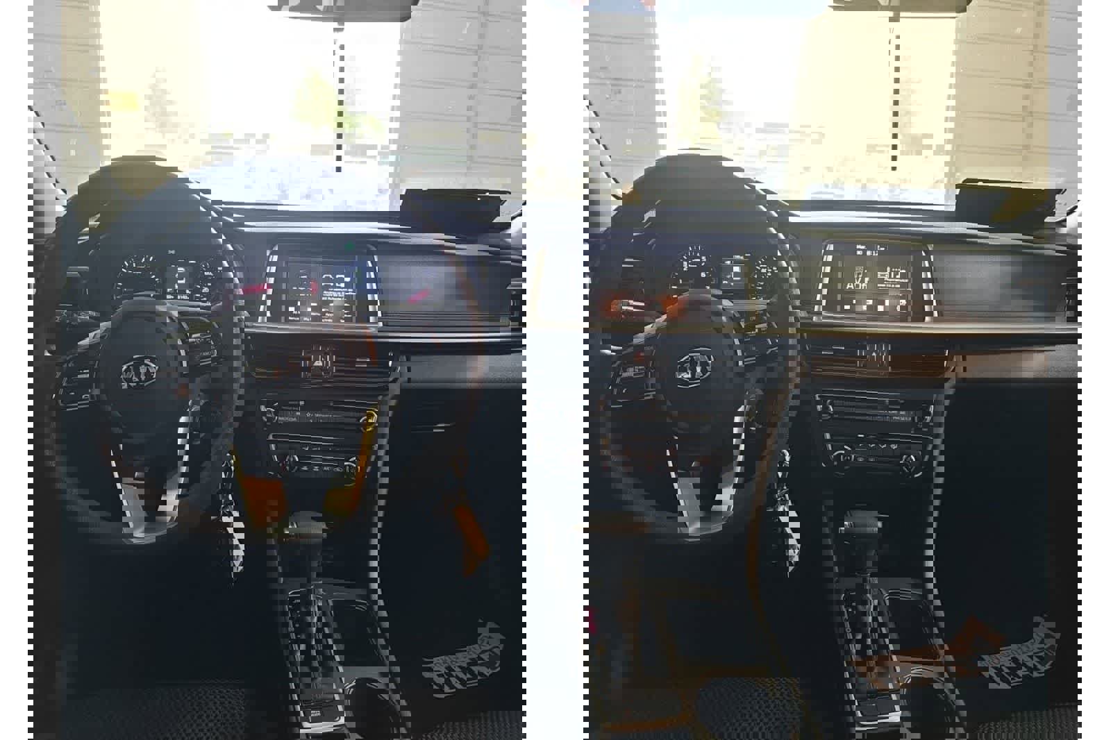 Used 2019 Kia Optima LX image 16