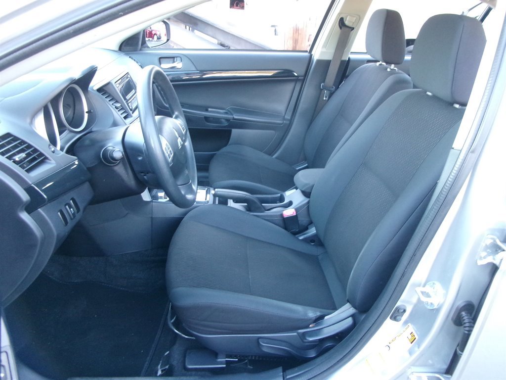 Used 2016 Mitsubishi Lancer ES image 10