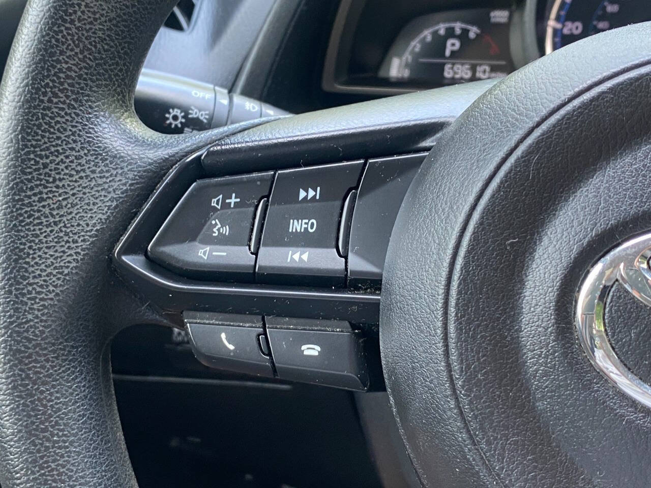 Used 2019 Toyota Yaris LE FWD image 23