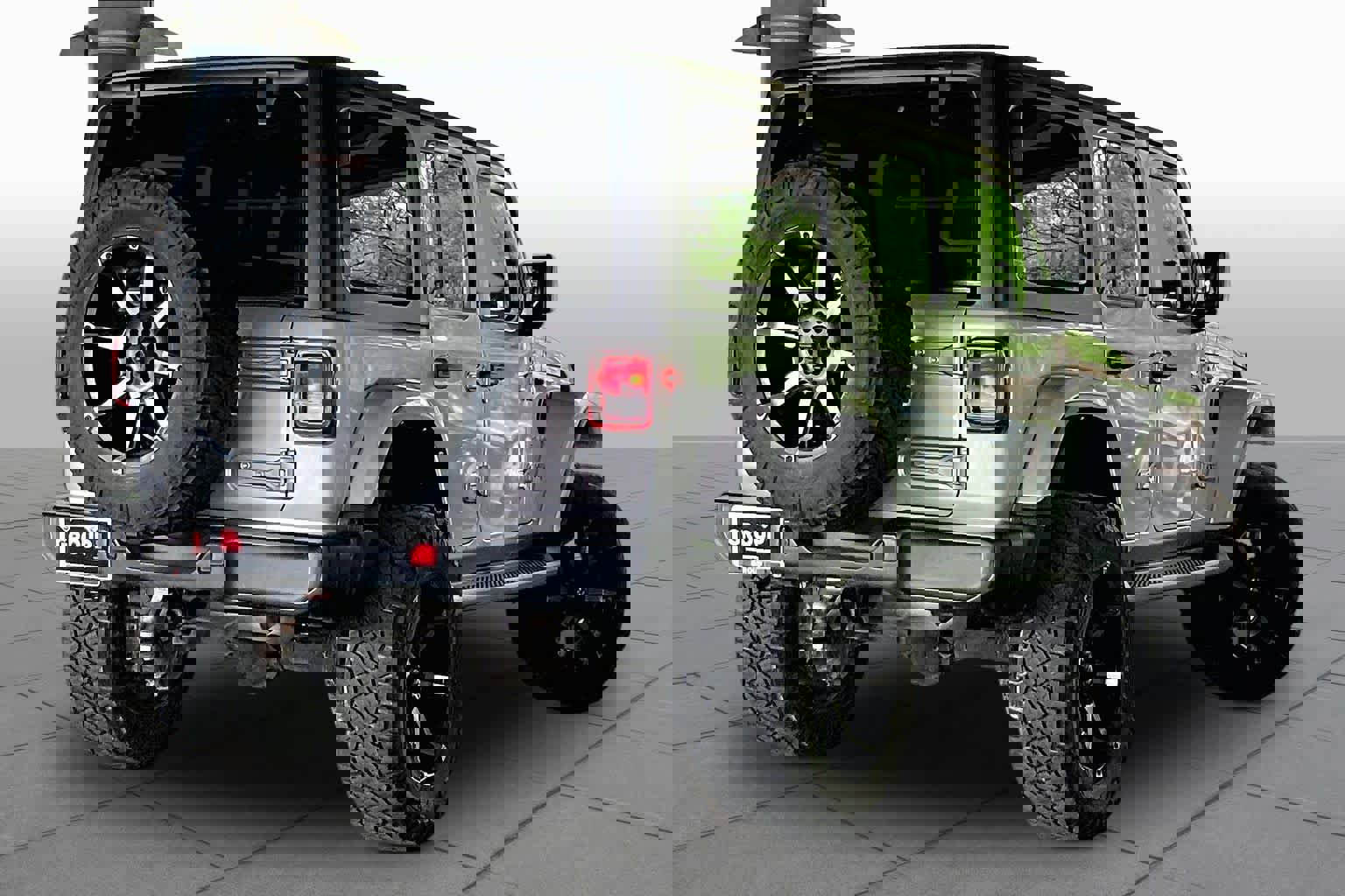 Used 2022 Jeep Wrangler Unlimited Sahara w/ Cold Weather Group AWD/4WD image 12