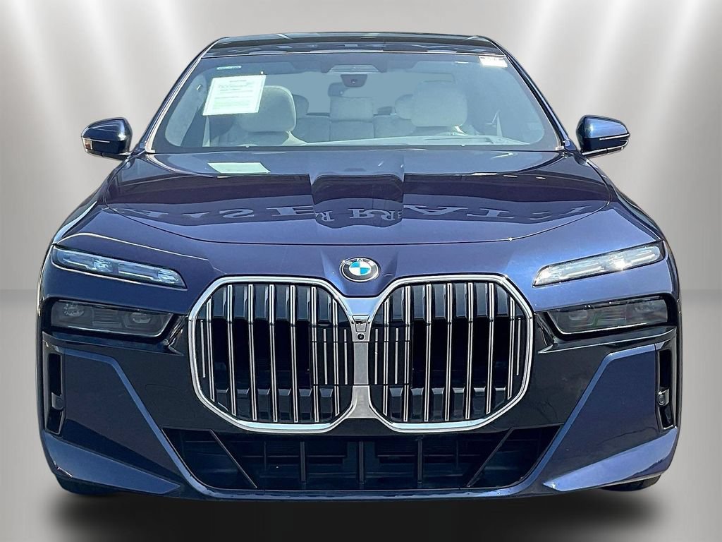 Used 2023 BMW 760i xDrive w/ Executive Package AWD/4WD image 2