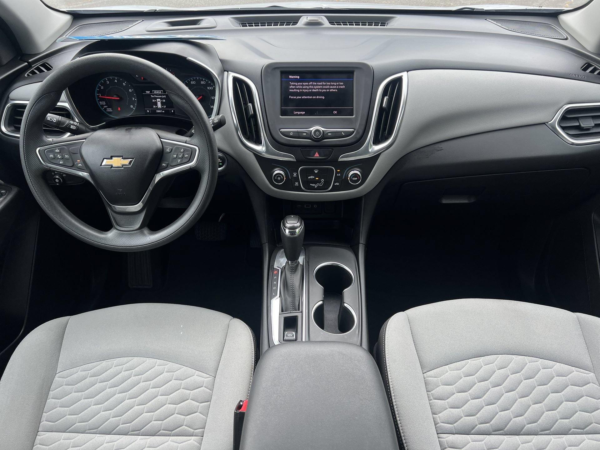 Used 2020 Chevrolet Equinox LS FWD image 2