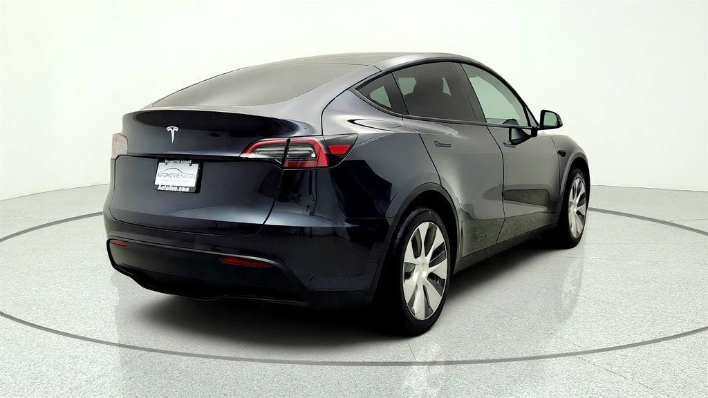 Used 2024 Tesla Model Y Long Range RWD image 5