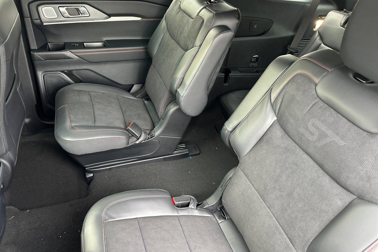 New 2026 Ford Explorer ST w/ Sun And Sound Package AWD/4WD image 8