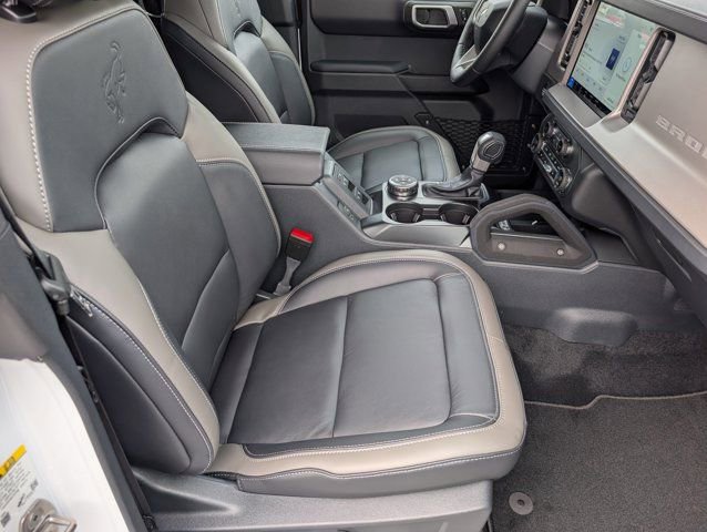 New 2026 Ford Bronco Outer Banks w/ Sasquatch Package image 27