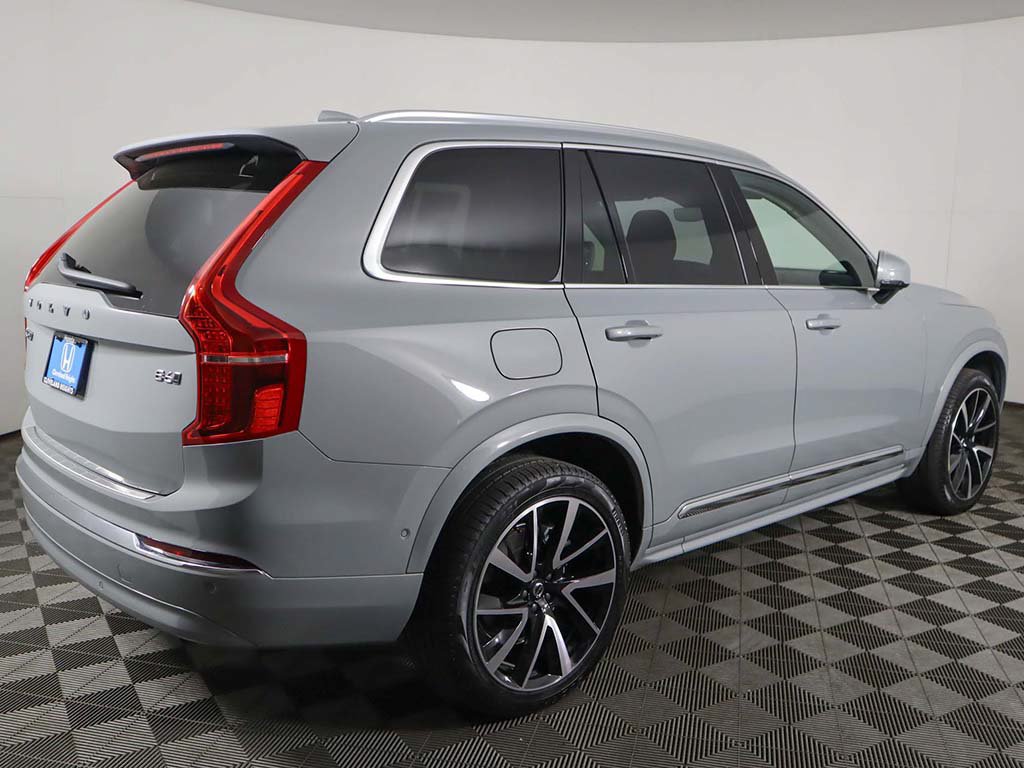 Used 2025 Volvo XC90 B6 Plus w/ Protection Package Premier AWD/4WD image 14