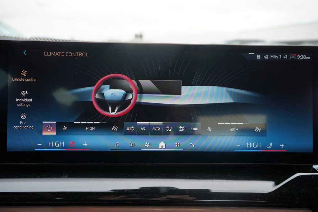 Used 2025 BMW i5 xDrive40 w/ Premium Package image 17