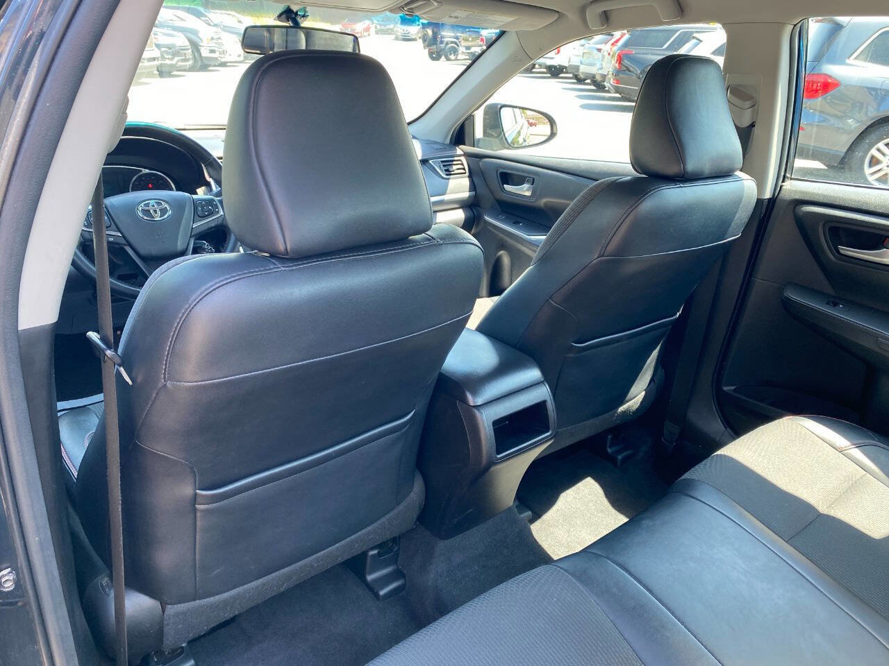 Used 2016 Toyota Camry SE FWD image 22