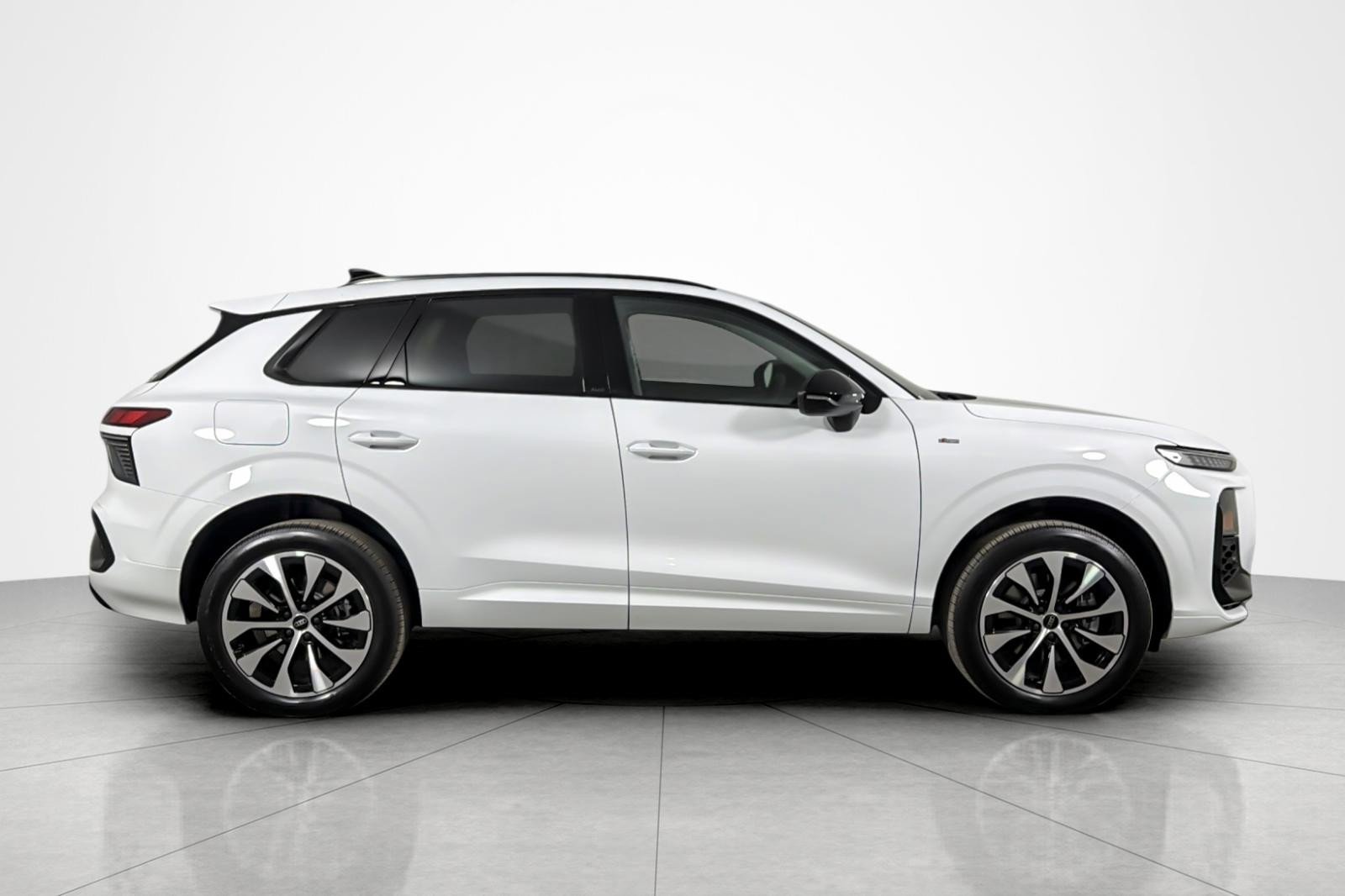 New 2026 Audi Q3 quattro 2.0T AWD/4WD image 7