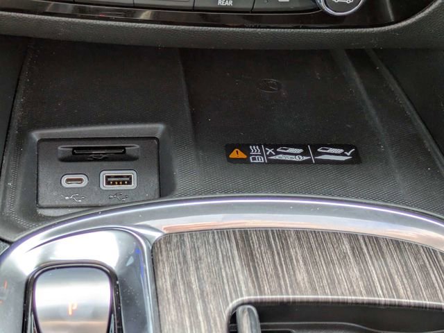 Used 2023 Buick Enclave Avenir image 30