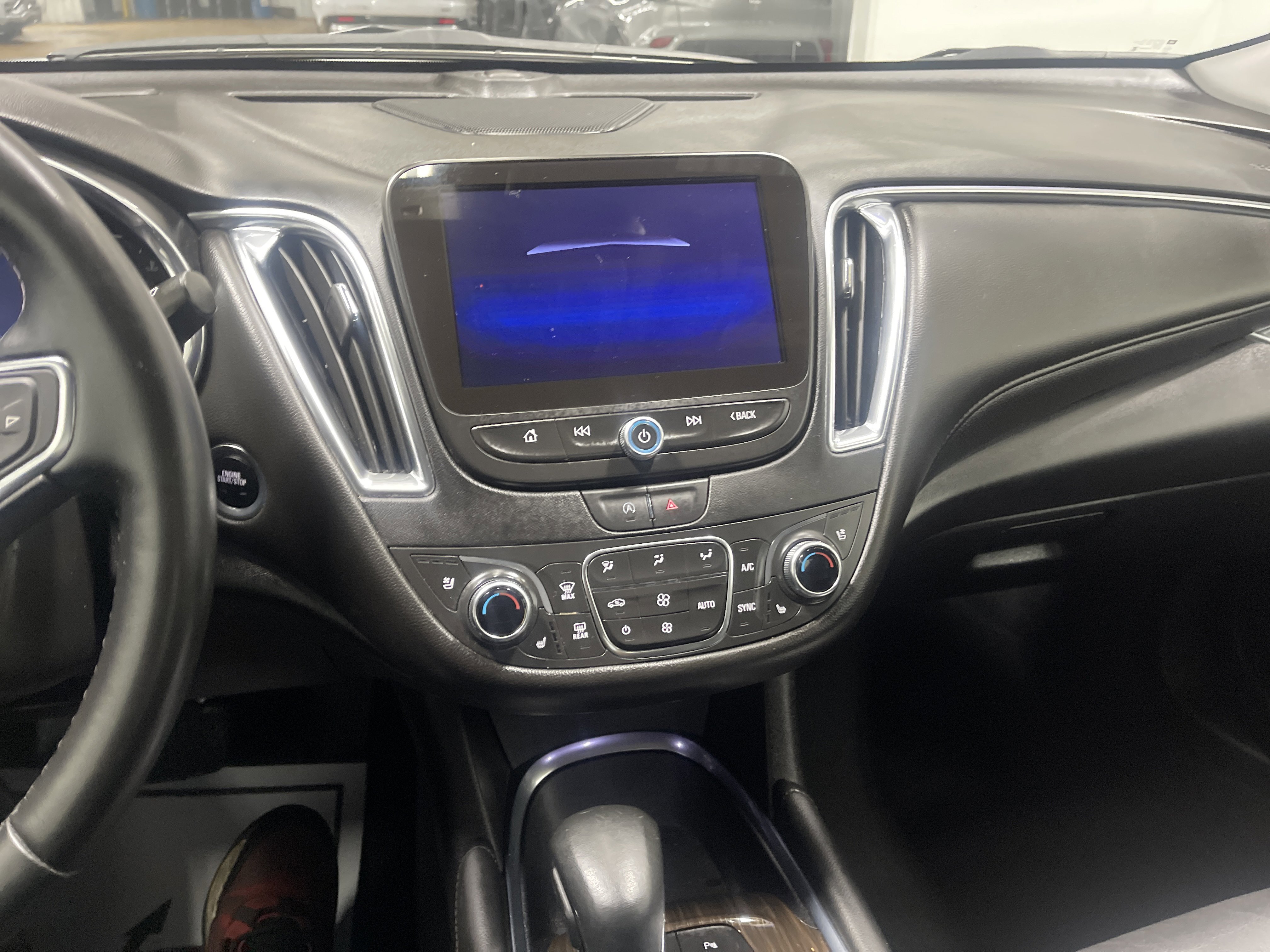 Used 2024 Chevrolet Malibu LT image 28