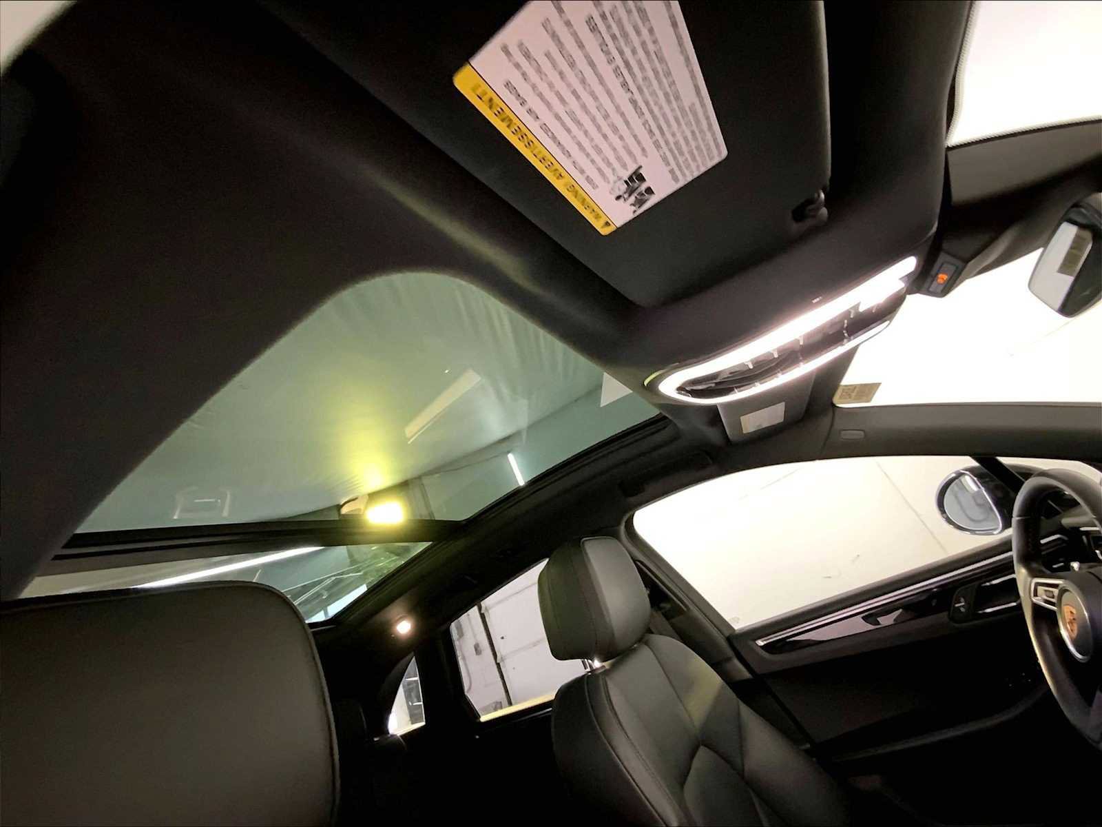 Certified 2023 Porsche Macan image 20