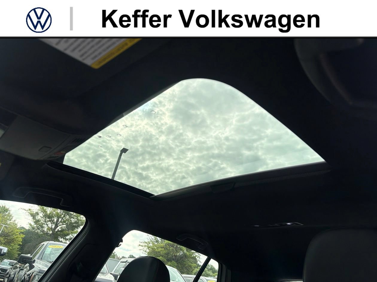 Used 2020 Volkswagen GTI SE FWD image 28