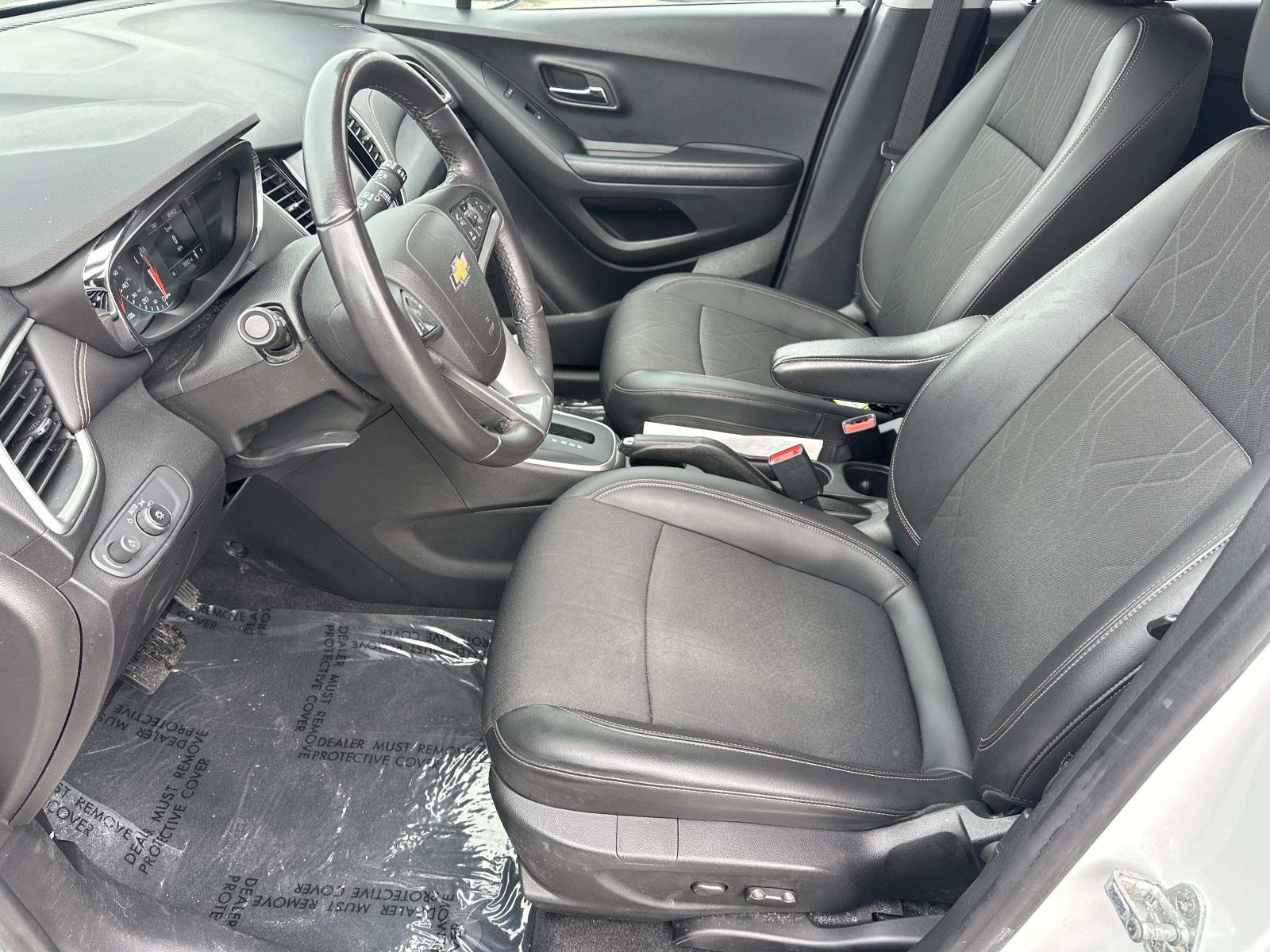 Certified 2022 Chevrolet Trax LT w/ LT Convenience Package image 18