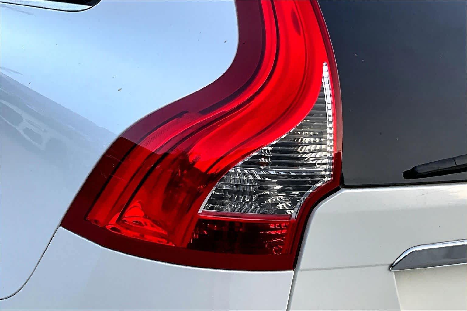 Used 2017 Volvo XC60 T5 Inscription w/ Advanced Package AWD/4WD image 31