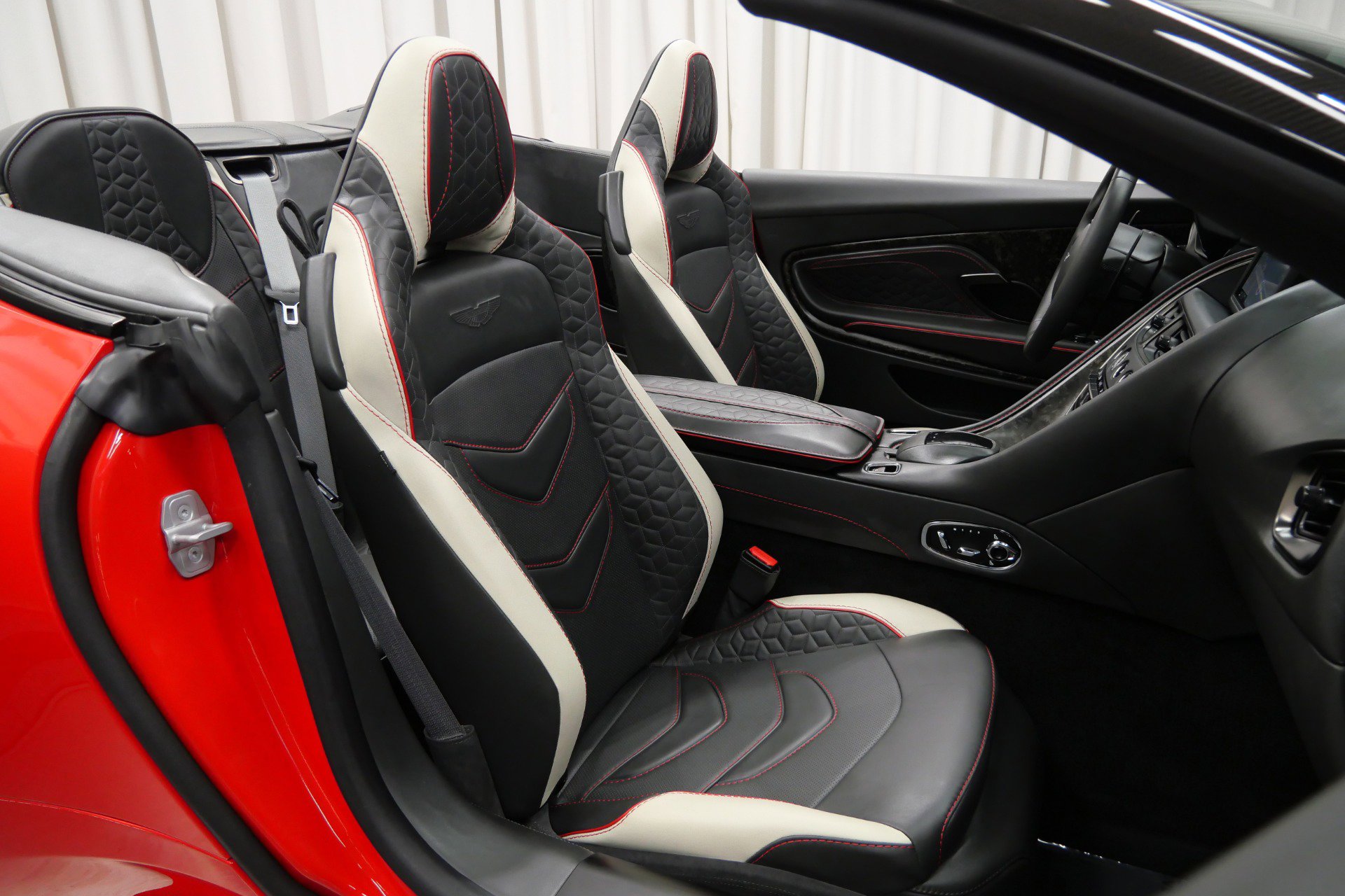 Used 2023 Aston Martin DBS Superleggera Volante image 24