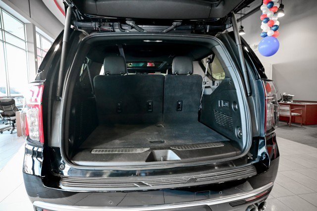 Used 2024 Chevrolet Suburban High Country AWD/4WD image 21