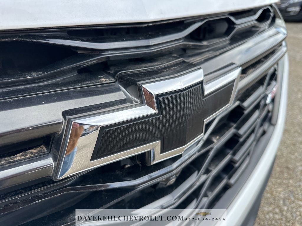 Used 2023 Chevrolet Traverse RS image 37