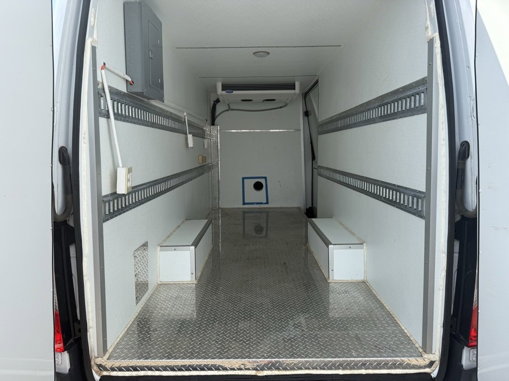 Used 2019 Freightliner Sprinter 2500 image 23