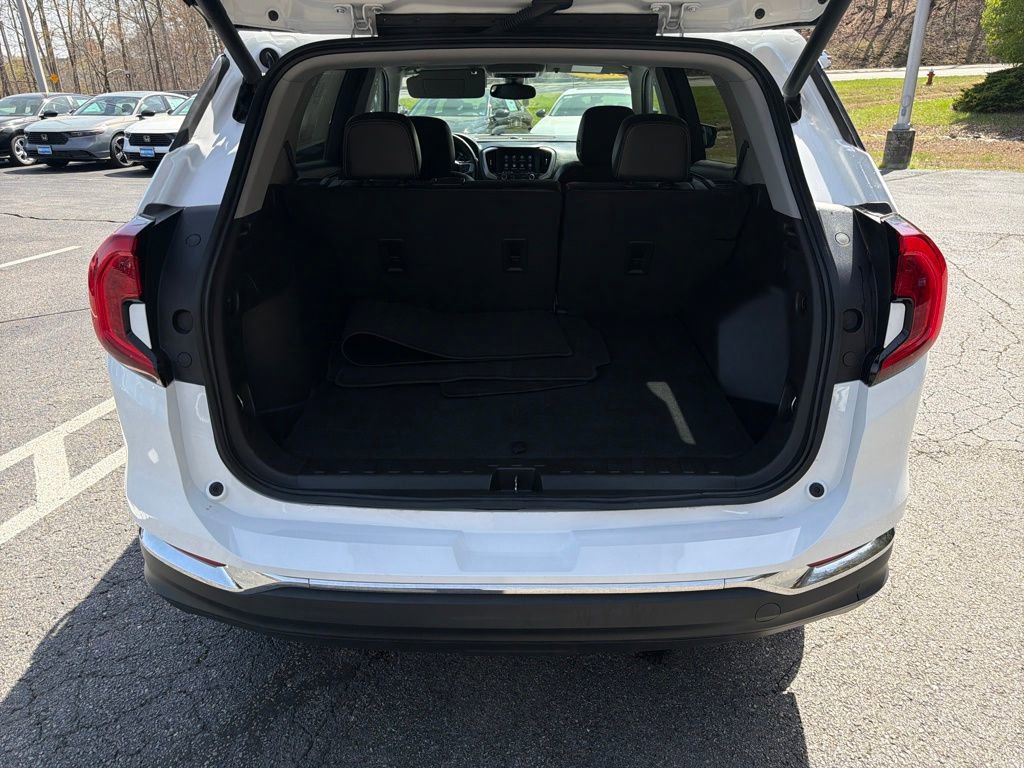 Used 2024 GMC Terrain SLT image 21