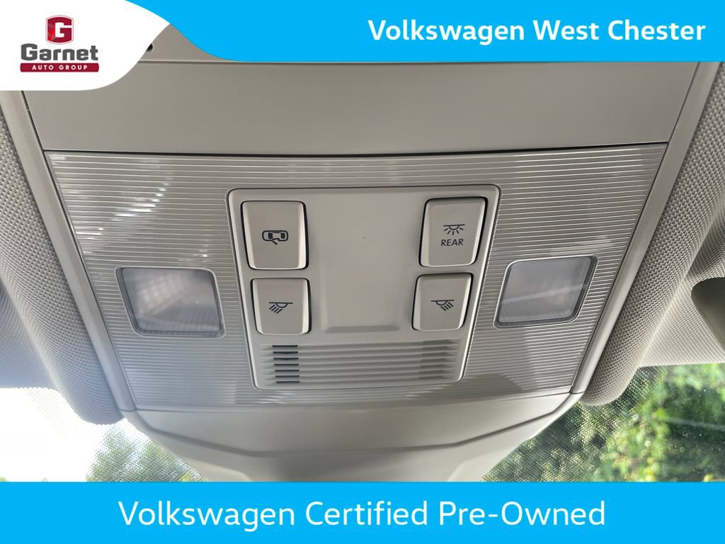 Certified 2025 Volkswagen Jetta SE w/ Black Wheel Package FWD image 27